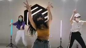 舞蹈完整视频成人,从舞蹈视频中感悟生命律动-第3张图片-九色视频在线观看