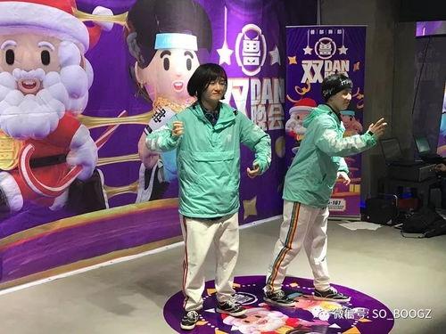 成人啦啦操视频2018,动感节奏下的活力展现-第1张图片-九色视频在线观看