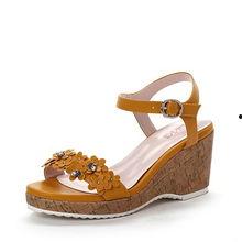 成人穿凉鞋好吗女生视频,成人穿凉鞋的时尚指南与美丽秘诀-第3张图片-九色视频在线观看