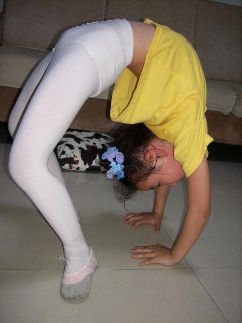 成人初步基本功视频讲解,轻松掌握舞蹈基础-第3张图片-九色视频在线观看