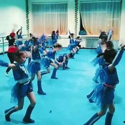 小花朵成人舞视频大全,激情四溢的舞蹈盛宴-第1张图片-九色视频在线观看